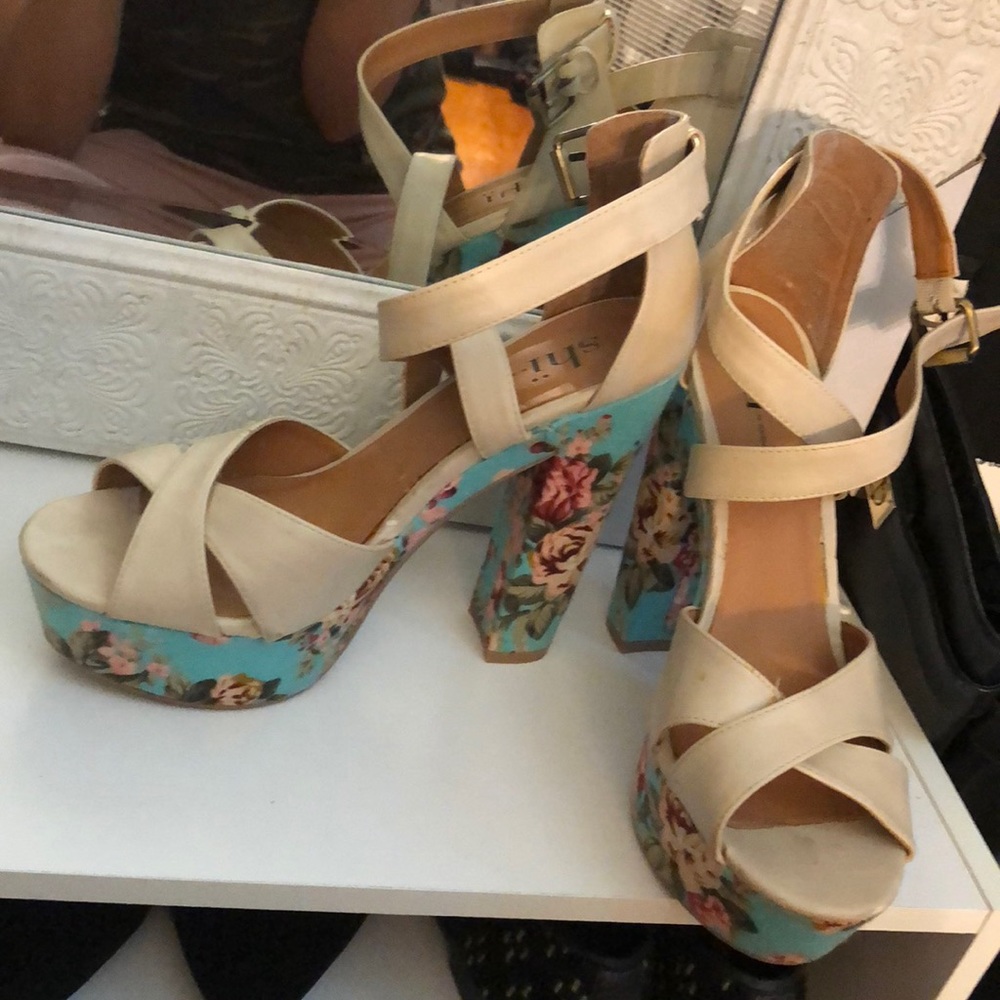 Spring floral platform heel